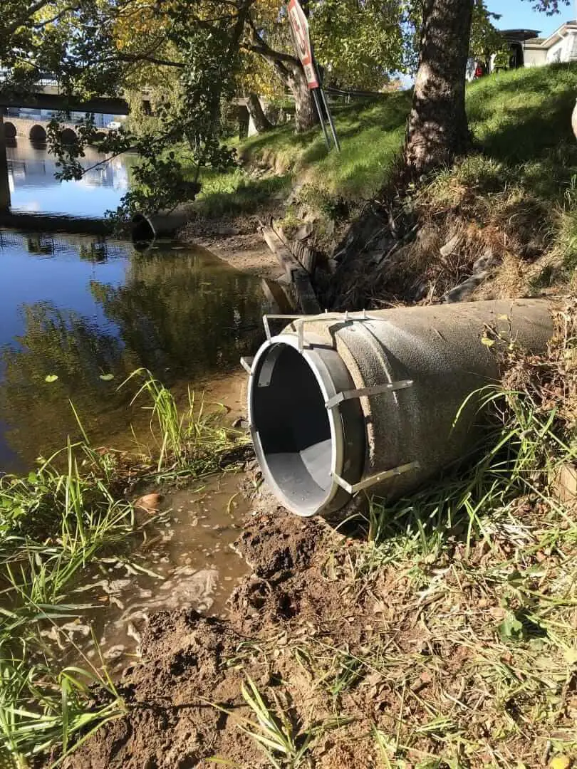 wapro-wastop-skadedjurs-luktskydd-karlstad-installationsdetalj-se Närbild av installation av WaStop i Karlstad mot luktproblem