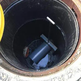 wapro-dn200-installation-tilbageslagsventil-brondmodul-bakflod-da DN200 tilbageslagsventil installeret i brønd for at forhindre oversvømmelse og dårlig lugt