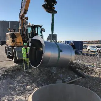 wapro-wastop-dn1500-groesster-rueckflussverhinderer-installation-malmo-de Installation der größten WaStop Rückstauklappe DN1500 zum Schutz vor urbanen Überschwemmungen in Malmö.